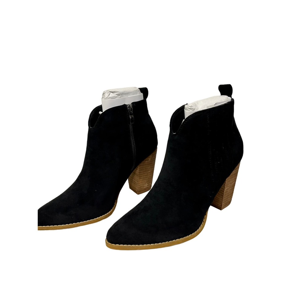 Beast boots size 9 boutique